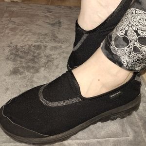 Well-loved memory foam walking shoes